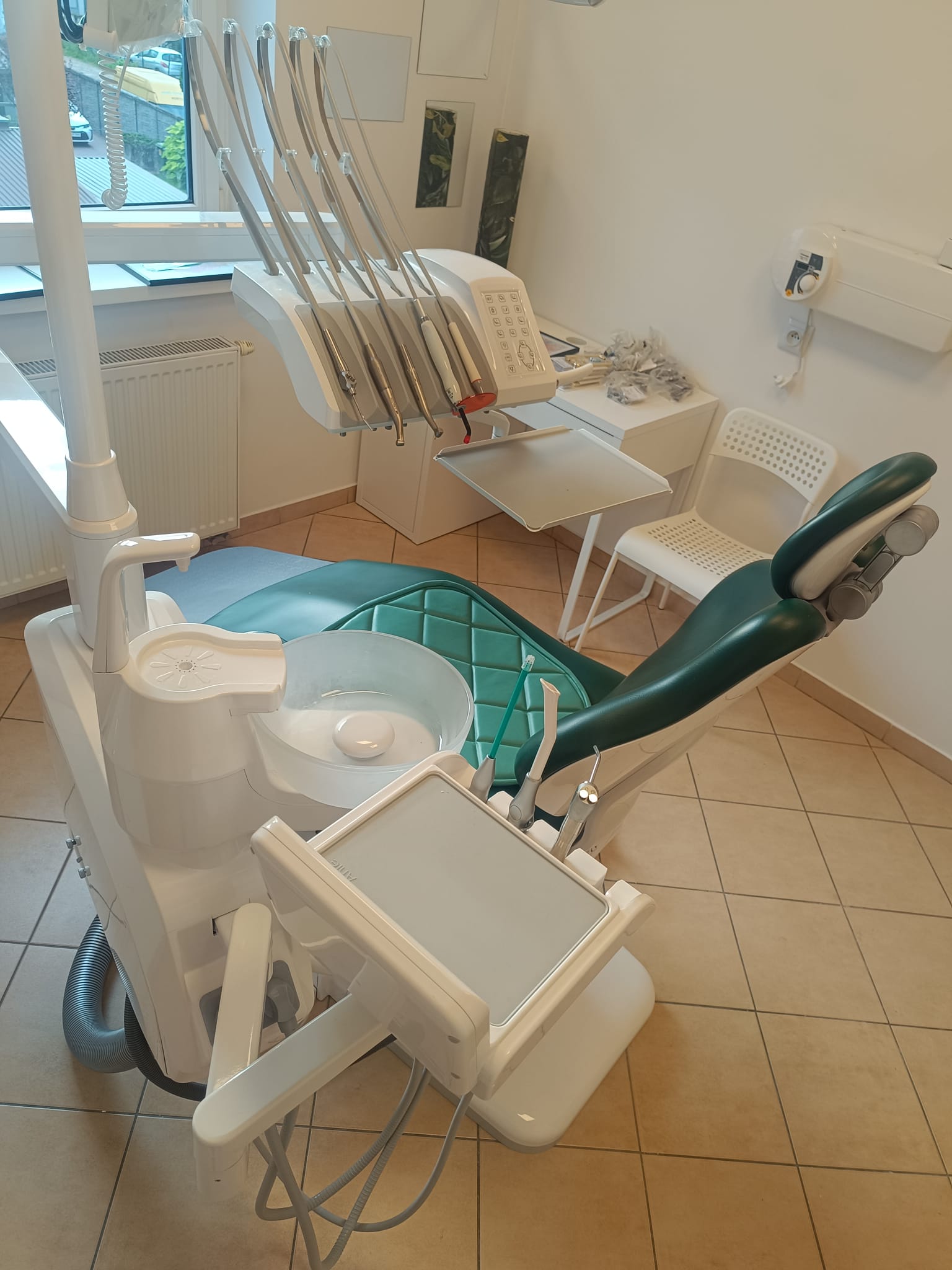 Drugie stanowisko zabiegowe z fotelem i unitem